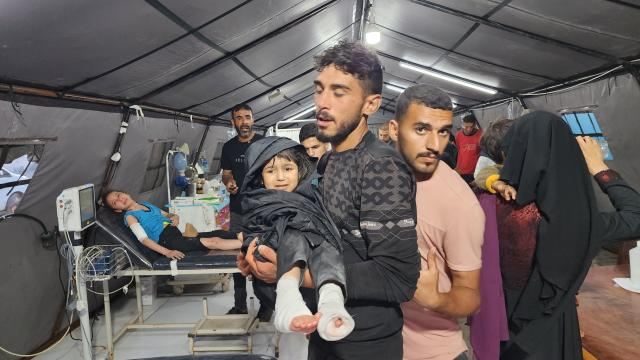 
UNRWA: İsrailin Rafaha hücumları fəlakətli vəziyyəti daha da pisləşdirir  
