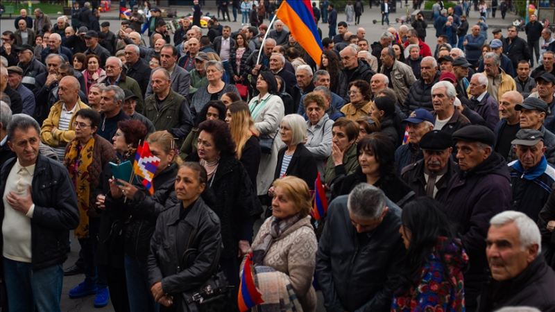 
Ermənistanda Paşinyan administrasiyasına qarşı etirazlar davam edir  
