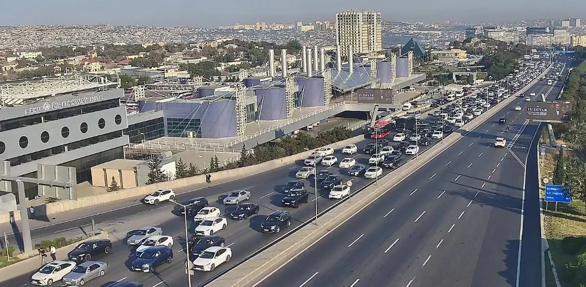 Bakıda 16 istiqamətdə sıxlıq var - SİYAH