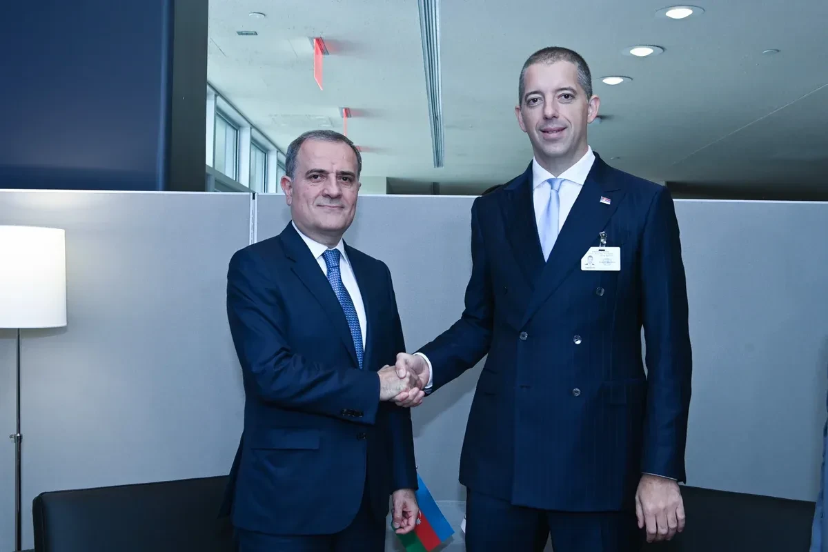 Ceyhun Bayramovla Serbiyanın XİN rəhbəri ikitərəfli tərəfdaşlığı müzakirə ediblər