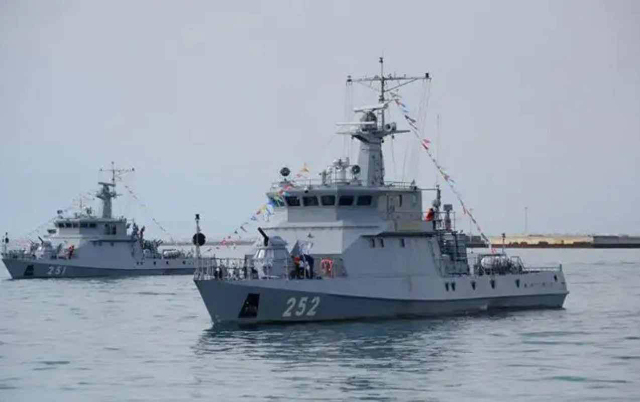 Xəzərdə Qazaxıstanın 19 hərbçisini dalğa aparıb - Azı 9 nəfər ölüb