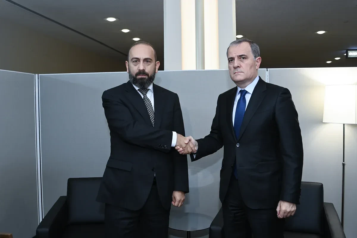 Bayramov və Mirzoyan görüşdülər