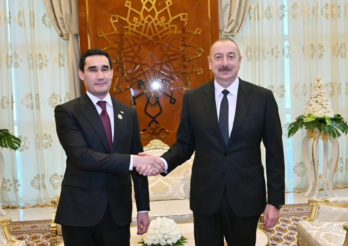 İlham Əliyev Sərdar Berdiməhəmmədovu TƏBRİK ETDİ
