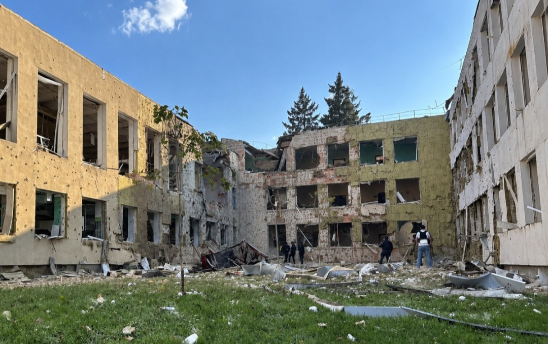 Rusiya Sumıda məktəbi bombalayıb: ÖLƏNLƏR VAR