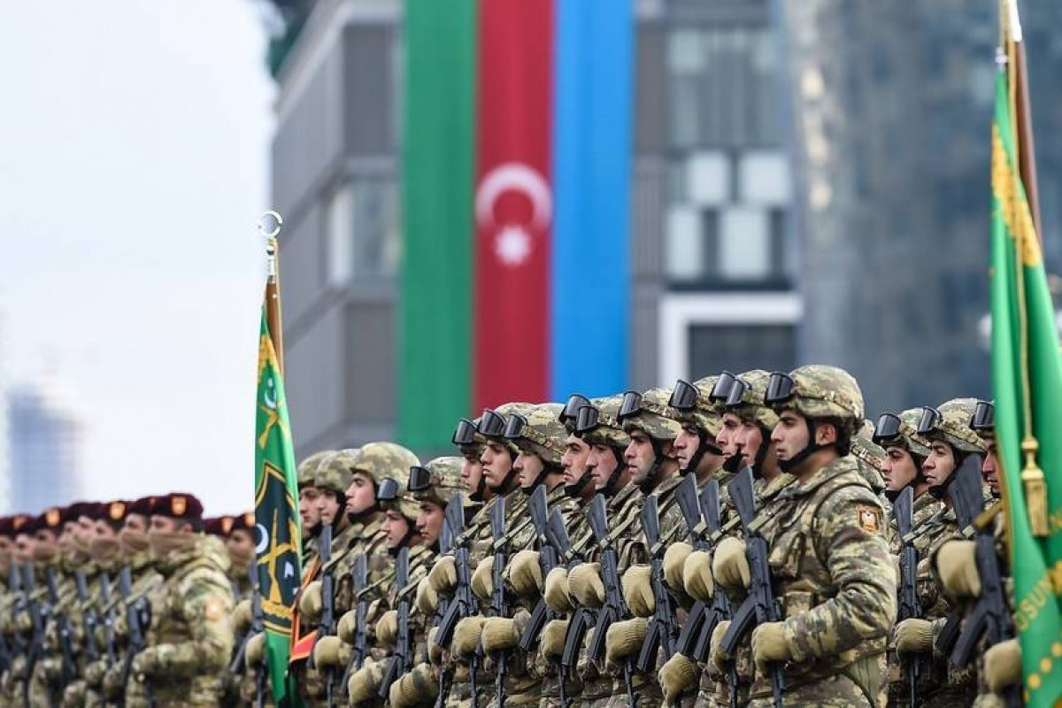 Hərbçilərin əməkhaqları ARTIRILIR