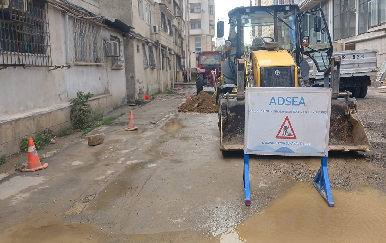 Yasamalda içməli su xəttində qəza - Fotolar