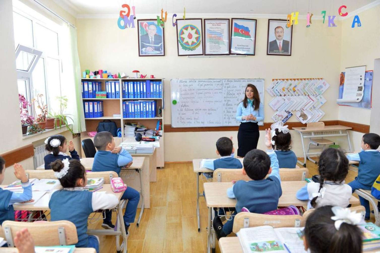 Bu gün Beynəlxalq Müəllimlər Günüdür