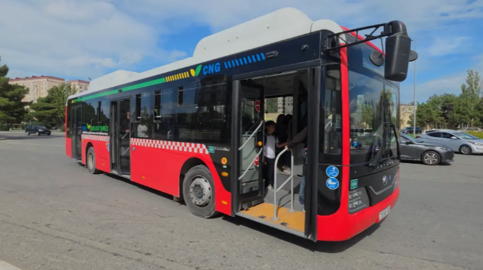 Sumqayıtda avtobuslar niyə nağdsız ödəniş sisteminə keçirilmir? - VİDEO