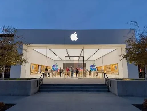 \"Apple\" Azərbaycanın mobil cihaz bazarındakı payının 22 %-ni itirib