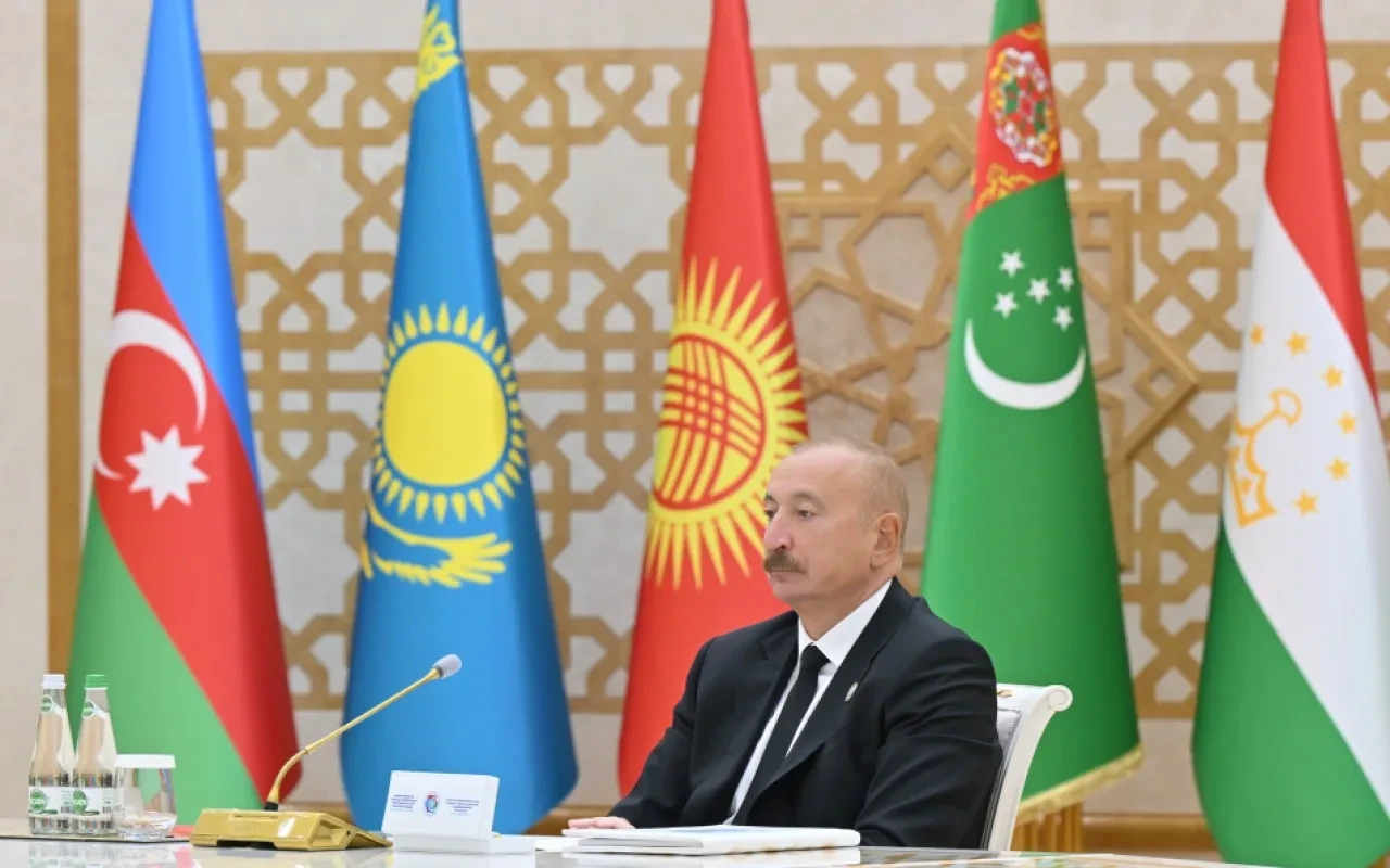 İlham Əliyev MDB dövlətlərinin başçılarının görüşündə iştirak edir