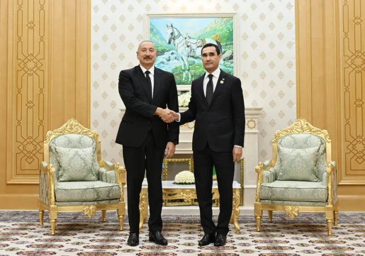İlham Əliyevin Türkmənistan Prezidenti ilə görüşü oldu - FOTO 