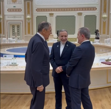 Lavrov Araqçi ilə zarafatlaşdı, Ceyhun Bayramov belə reaksiya verdi - VİDEO