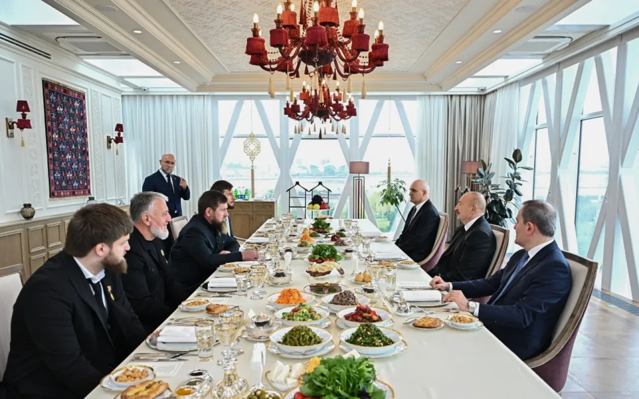 Azərbaycan Prezidenti və Çeçenistan başçısı birgə nahar ediblər