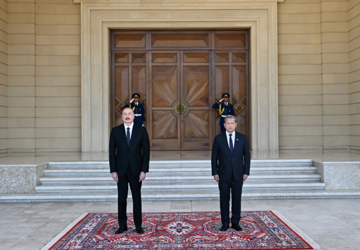 Kamboca Baş naziri rəsmi qarşılandı