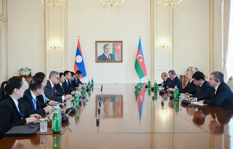 İlham Əliyevin Laos Prezidenti ilə geniş tərkibdə görüşü oldu - FOTO - YENİLƏNİB