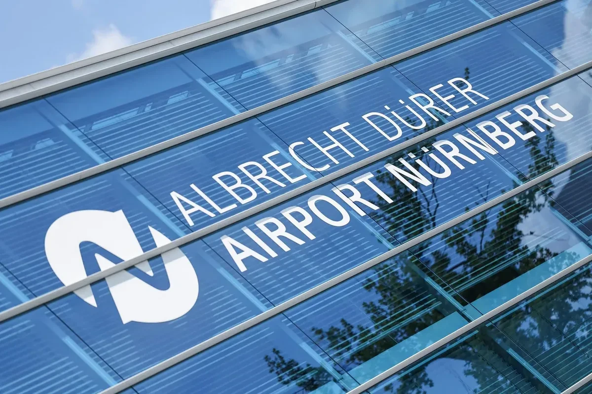 Nürnberq aeroportu fəaliyyətini dayandırdı