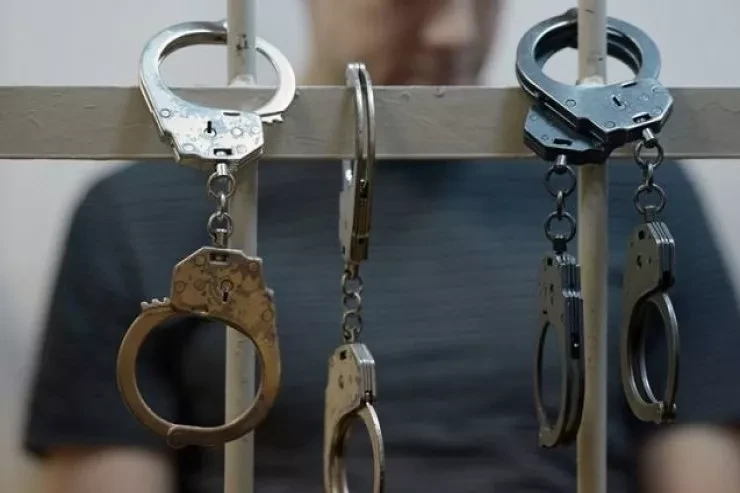 Məktəbli formaları ilə bağlı ictimai asayişi pozanlar həbs olundu