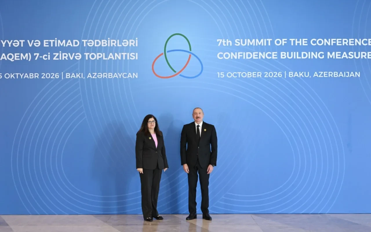 Prezident Bakıdakı Zirvə Toplantısında - FOTOLAR