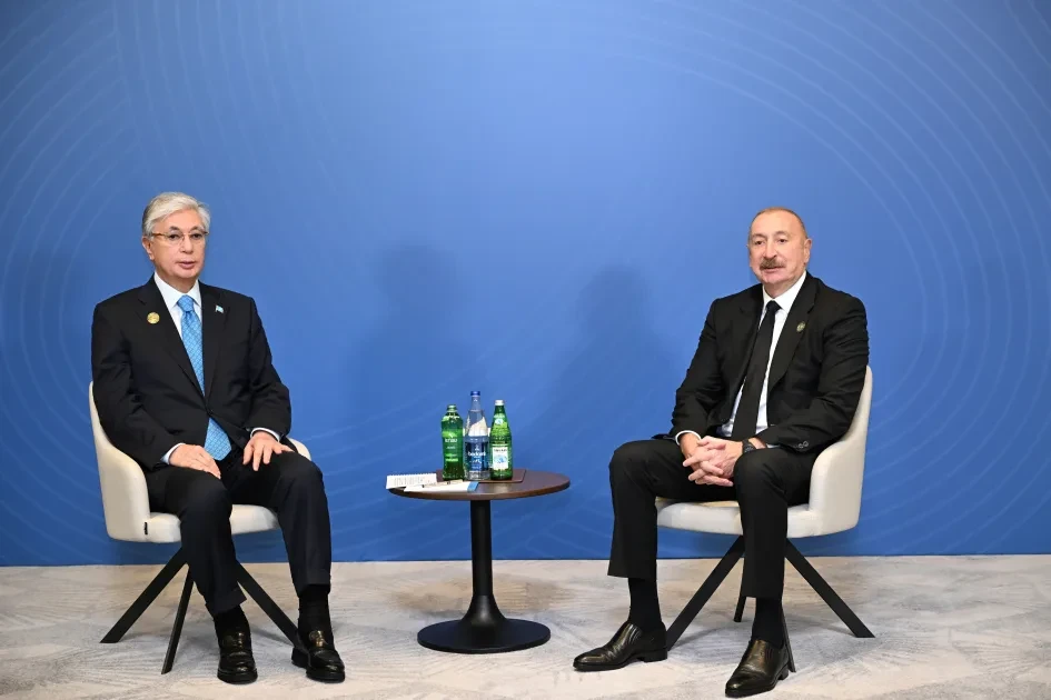 İlham ƏIiyev Tokayevlə görüşdü, açılışda iştirak etdi