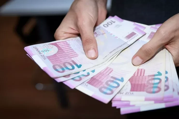 900 manat maaş alır, 840 manat aliment tutuldu - VƏKİL DANIŞDI