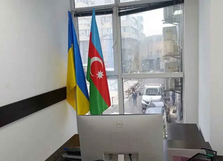 Rusiyanın Kiyevə hücumu zamanı Azərbaycan təşkilatının ofisinə ziyan dəydi - FOTO