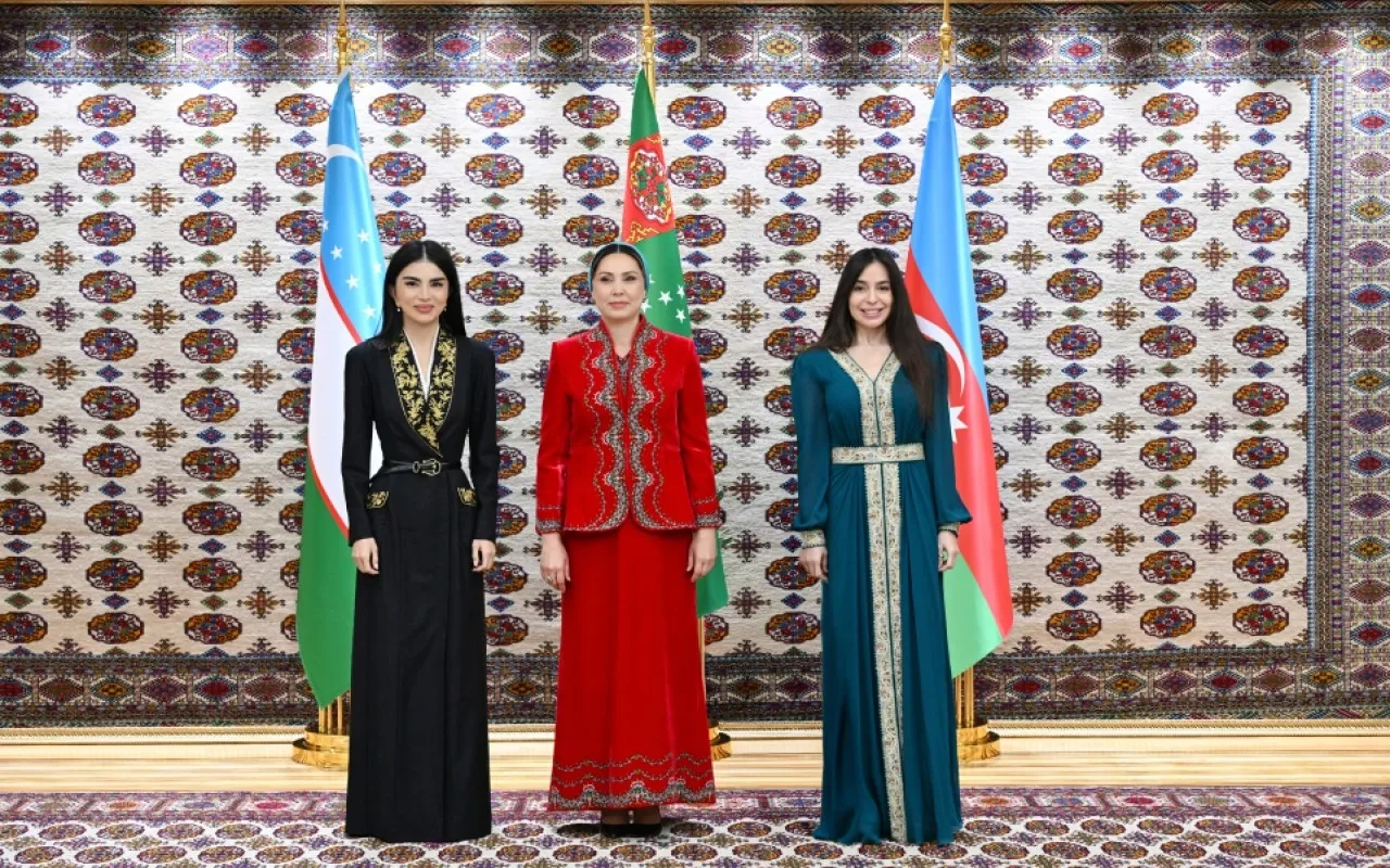 Aşqabadda Leyla Əliyevanın üçtərəfli görüşü oldu - FOTOLAR