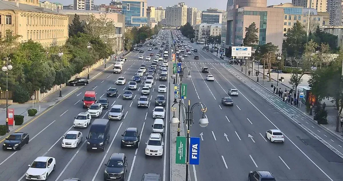 Bu yollarda tıxac var - SİYAHI