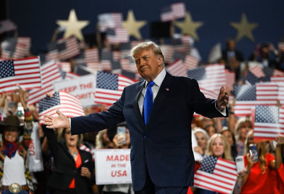 Donald Tramp jurnalistə: Sən axmaqsan!