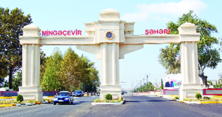 Mingəçevirdə avtobus minik avtomobili ilə toqquşdu, yaralananlar var