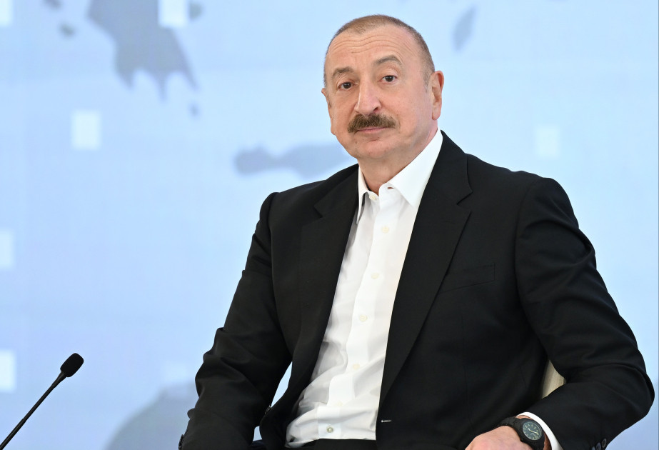 İlham Əliyev Fərhad Xəlilovu 80 illiyi münasibətilə təbrik etdi