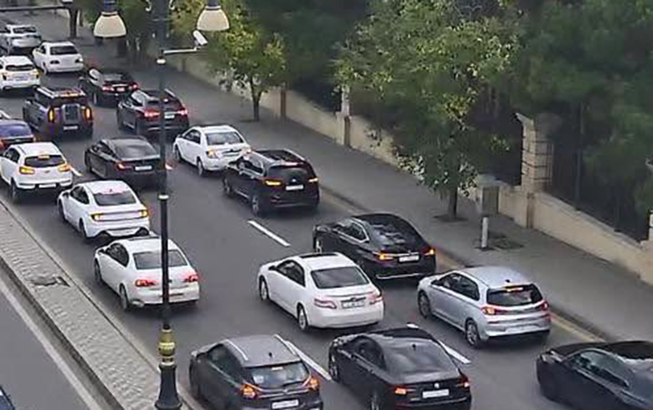 14 yolda tıxac var - Sürücülərin nəzərinə!