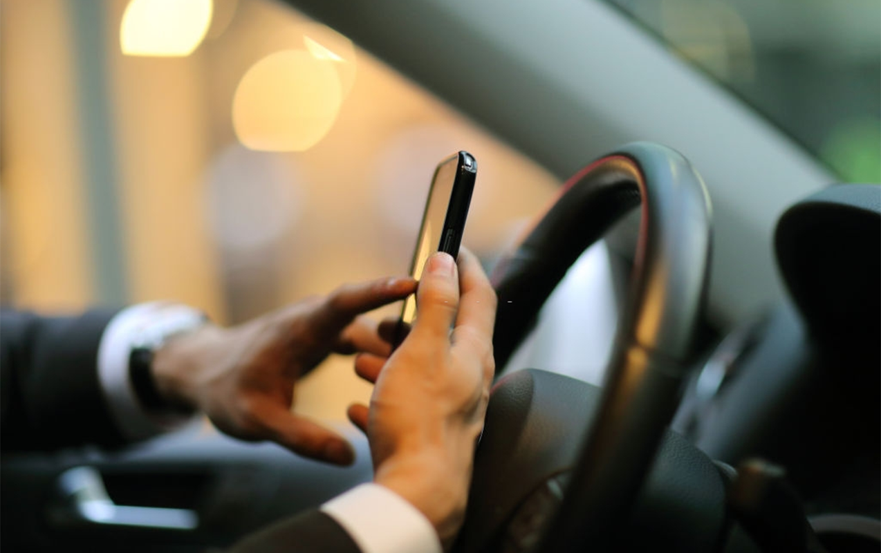 Sükan arxasında telefon istifadəsi avtomatik qeydə alına bilər