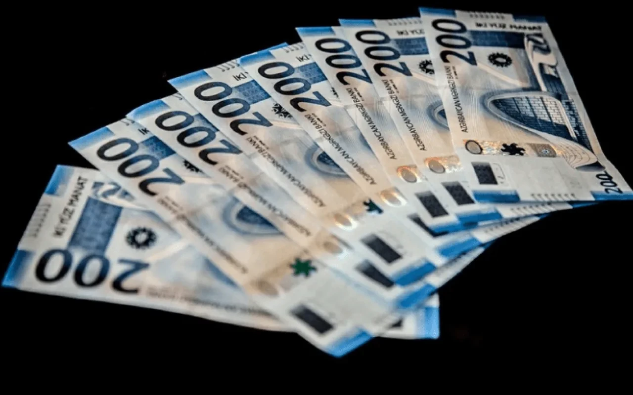 Büdcəyə köçürmələr 1,2 milyard manat azalıb