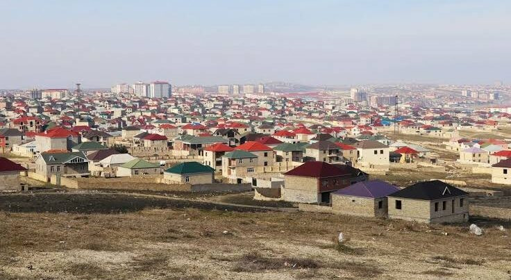 İllərlə ev tikdilər, amma çıxarış ala bilmirlər – Bəs indi nə olacaq? – AÇIQLAMA