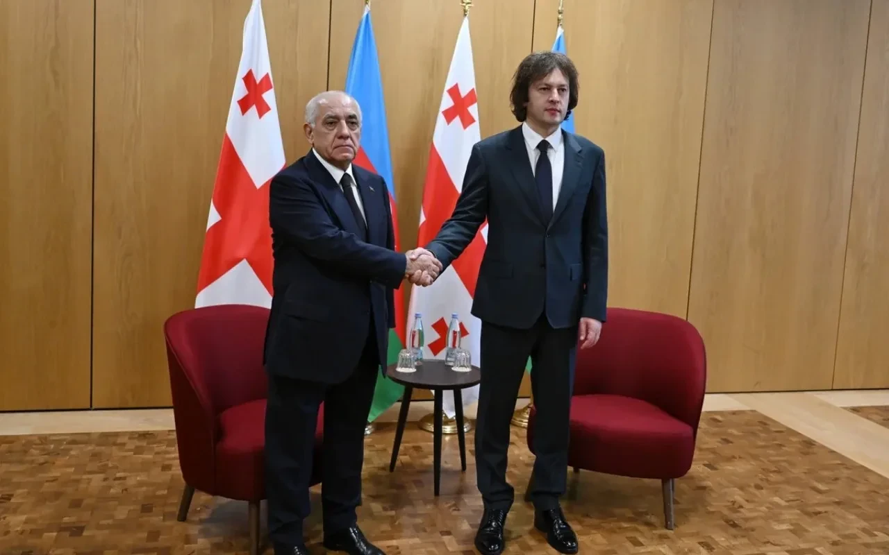Əli Əsədov İrakli Kobaxidze ilə görüşdü