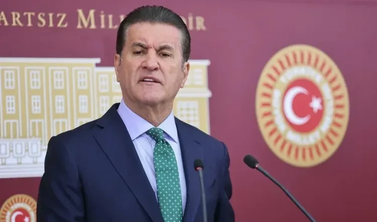 İntim videoları yayılan türkiyəli deputat istefa verdi