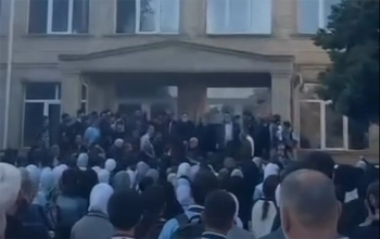 Məktəbli forması ilə bağlı qaydalara etiraz edən - 37 nəfər həbs olundu-Video