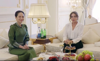Birinci xanımlar görüşdü&nbsp;