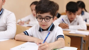 Məktəblərdə 'adambaşına maliyyələşmə' qaydaları qüvvəyə mindi
